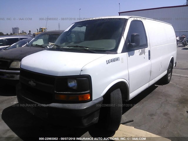 1GCFG15X161195529 - 2006 CHEVROLET EXPRESS G1500  WHITE photo 2