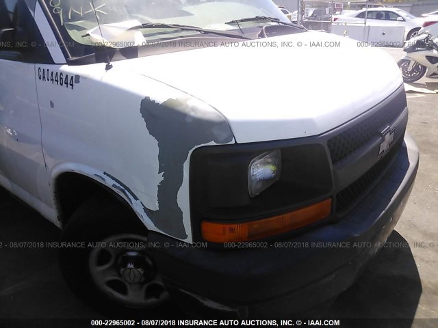 1GCFG15X161195529 - 2006 CHEVROLET EXPRESS G1500  WHITE photo 6