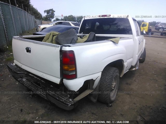 1GTGK13U83F223059 - 2003 GMC SIERRA K1500 HEAVY DUTY WHITE photo 4