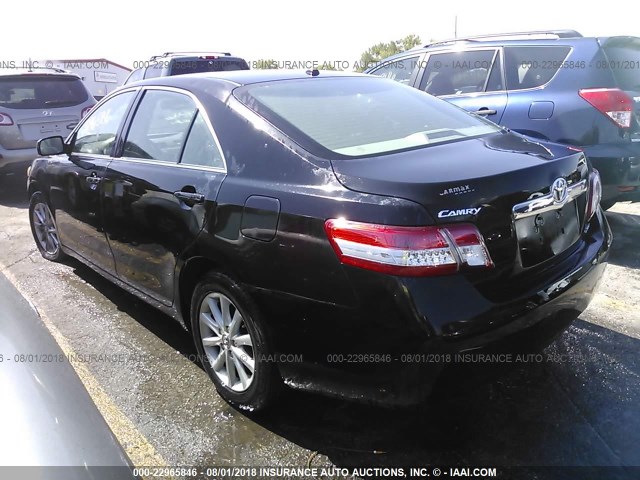 4T4BF3EK8BR101531 - 2011 TOYOTA CAMRY SE/LE/XLE BLACK photo 3