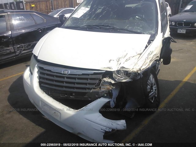 1A4GP44R86B750781 - 2006 CHRYSLER TOWN & COUNTRY LX WHITE photo 6