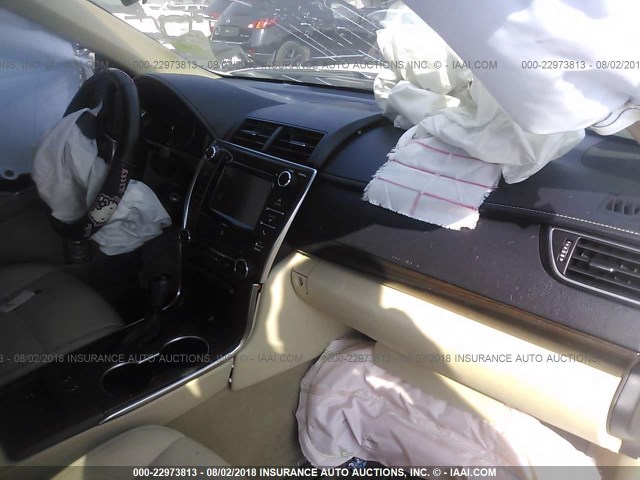 4T1BF1FK6GU181772 - 2016 TOYOTA CAMRY LE/XLE/SE/XSE WHITE photo 5