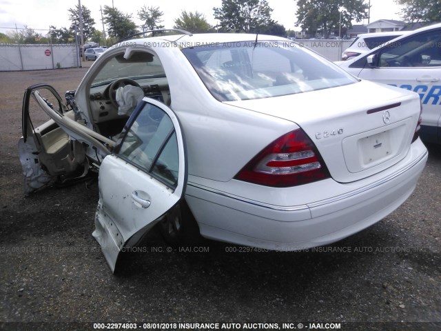 WDBRF61J25A727818 - 2005 MERCEDES-BENZ C 240 WHITE photo 3