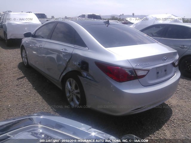 5NPEC4AC2CH393567 - 2012 HYUNDAI SONATA SE/LIMITED SILVER photo 3