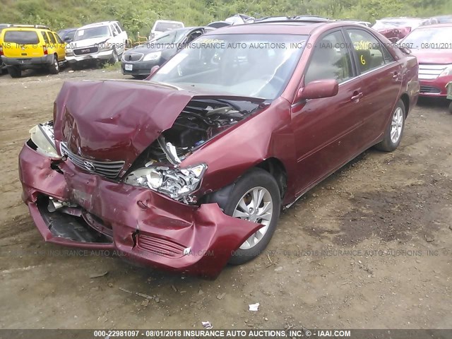 4T1BF32K75U100986 - 2005 TOYOTA CAMRY LE/XLE/SE MAROON photo 2