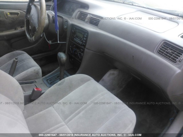 4T1BG22K2XU514994 - 1999 TOYOTA CAMRY CE/LE/XLE TAN photo 5