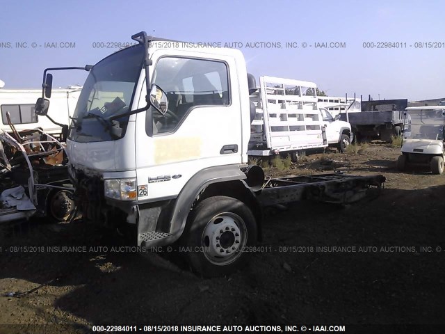 3FRLL45Z76V332345 - 2006 FORD LOW CAB FORWARD LCF450 WHITE photo 2