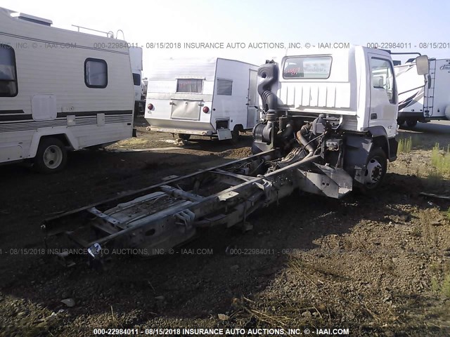 3FRLL45Z76V332345 - 2006 FORD LOW CAB FORWARD LCF450 WHITE photo 4