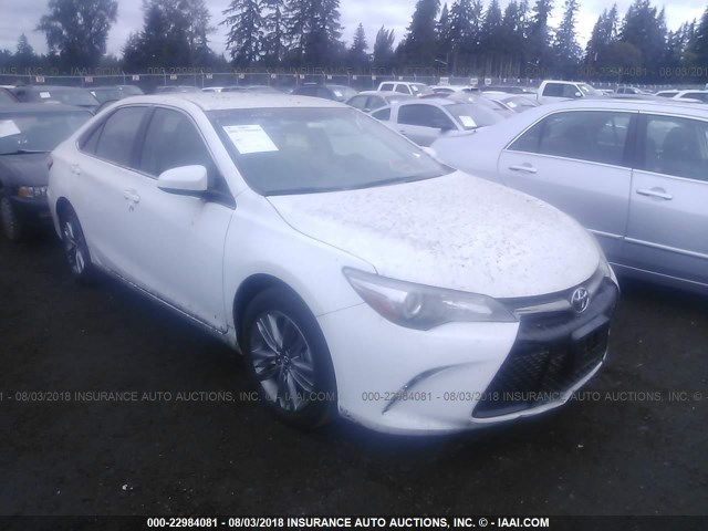 4T1BF1FK9GU183371 - 2016 TOYOTA CAMRY LE/XLE/SE/XSE WHITE photo 1