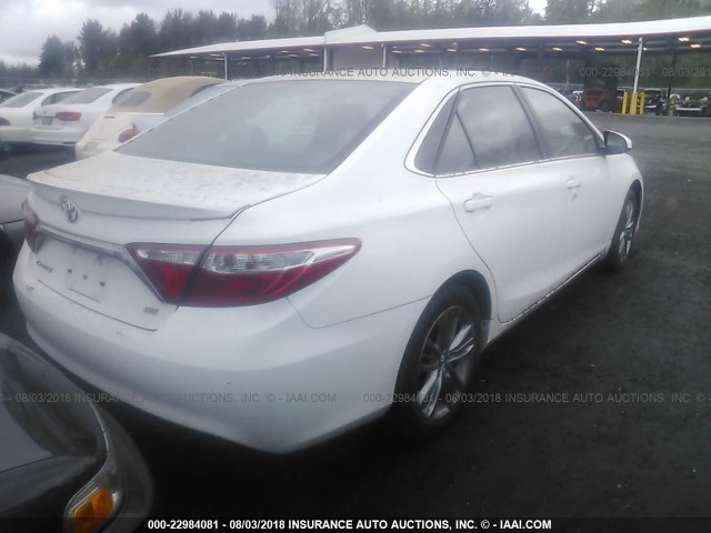 4T1BF1FK9GU183371 - 2016 TOYOTA CAMRY LE/XLE/SE/XSE WHITE photo 4