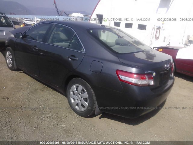 4T1BF3EK1BU188599 - 2011 TOYOTA CAMRY SE/LE/XLE 灰色 照片 3
