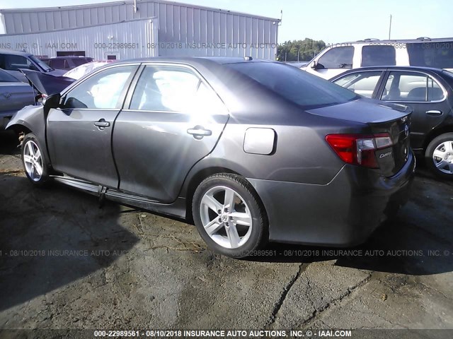 4T1BF1FK3CU582108 - 2012 TOYOTA CAMRY SE/LE/XLE 灰色 照片 3