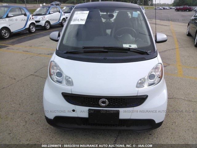 WMEEJ3BA6DK698796 - 2013 SMART FORTWO PURE/PASSION WHITE photo 6