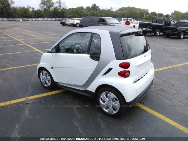 WMEEJ3BA9DK626037 - 2013 SMART FORTWO PURE/PASSION WHITE photo 3