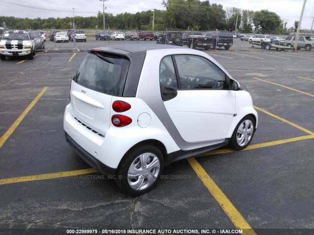 WMEEJ3BA9DK626037 - 2013 SMART FORTWO PURE/PASSION WHITE photo 4