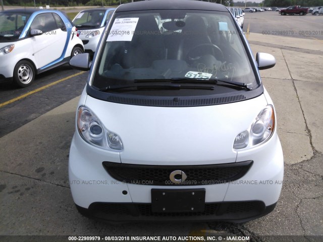 WMEEJ3BA9DK626037 - 2013 SMART FORTWO PURE/PASSION WHITE photo 6