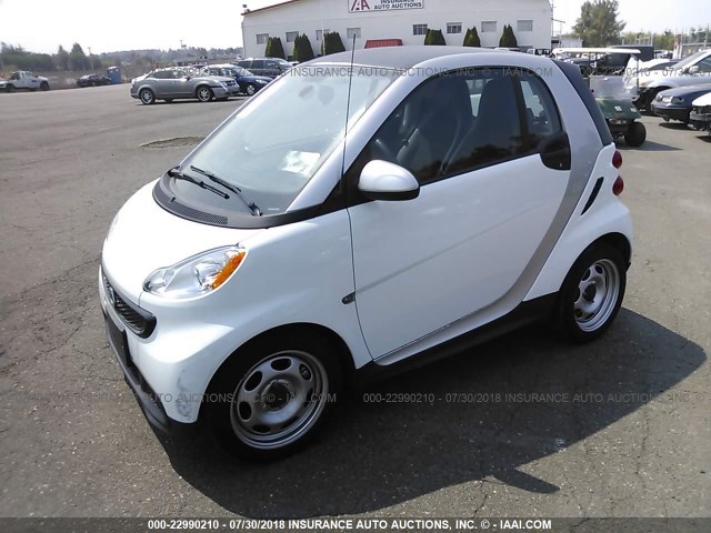 WMEEJ3BA4EK783962 - 2014 SMART FORTWO PURE/PASSION WHITE photo 2