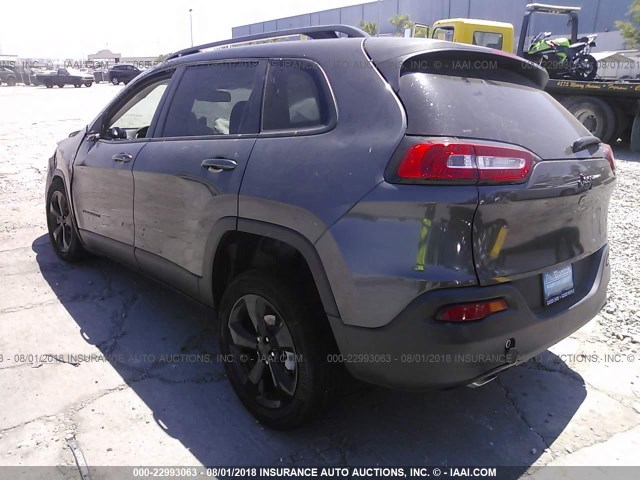 1C4PJLCB8JD553080 - 2018 JEEP CHEROKEE LATITUDE GRAY photo 3