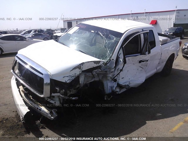 5TFRY5F15AX079462 - 2010 TOYOTA TUNDRA DOUBLE CAB SR5 WHITE photo 2