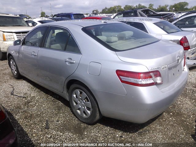 4T1BF3EK2BU118125 - 2011 TOYOTA CAMRY SE/LE/XLE 银色 照片 3