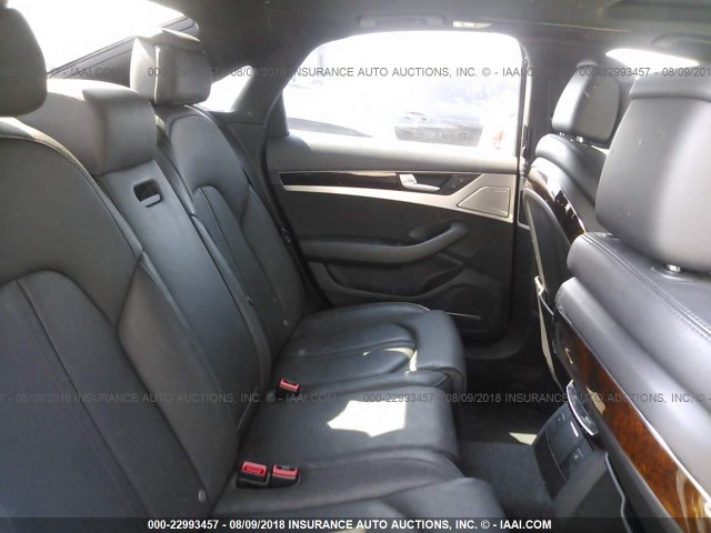 WAUAGAFD6DN004317 - 2013 AUDI A8 QUATTRO SILVER photo 8