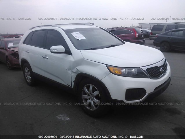 5XYKTDA27CG258179 - 2012 KIA SORENTO LX WHITE photo 1