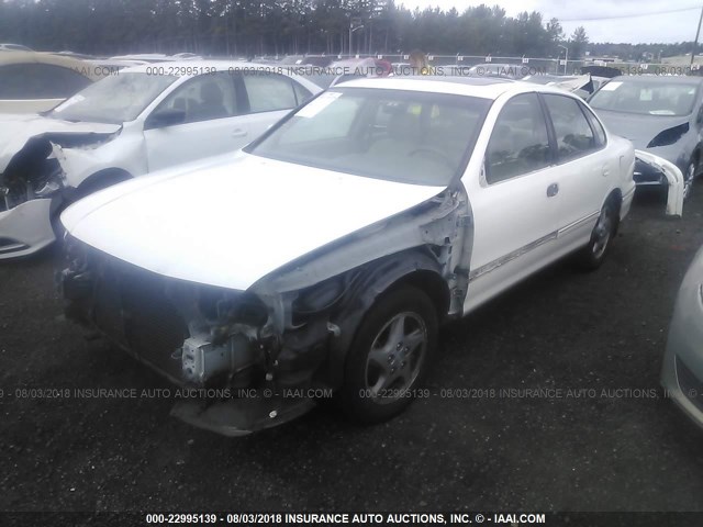 4T1BF18B1XU325497 - 1999 TOYOTA AVALON XL/XLS WHITE photo 2