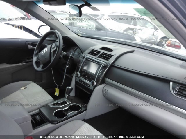 4T1BF1FKXDU218690 - 2013 TOYOTA CAMRY L/SE/LE/XLE 灰色 照片 5