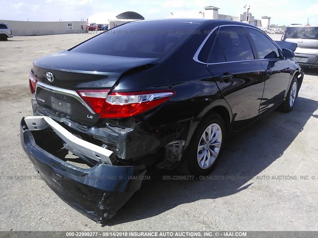 4T4BF1FK2FR498422 - 2015 TOYOTA CAMRY LE/XLE/SE/XSE Dark Blue photo 4