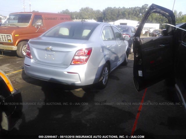 1G1JB5SH3H4149188 - 2017 CHEVROLET SONIC LS 银色 照片 4