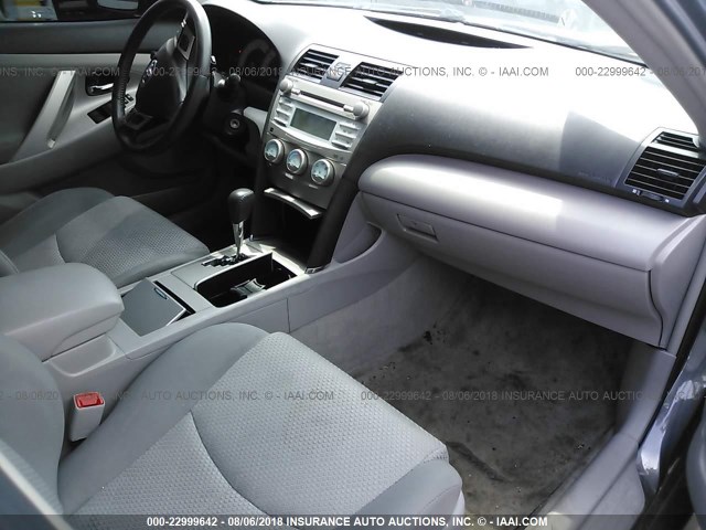 4T1BK46K67U052850 - 2007 TOYOTA CAMRY NEW GENERAT LE/XLE/SE GRAY photo 5