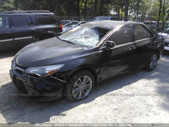 4T1BF1FK0GU139159 - 2016 TOYOTA CAMRY LE/XLE/SE/XSE BLACK photo 2