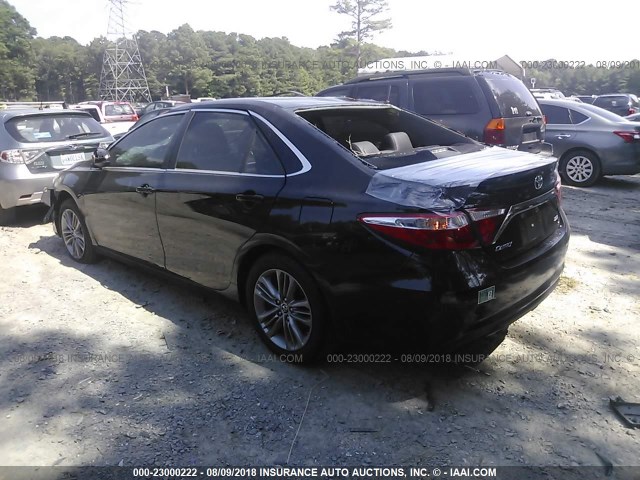4T1BF1FK0GU139159 - 2016 TOYOTA CAMRY LE/XLE/SE/XSE BLACK photo 3