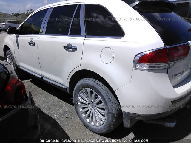 2LMDJ6JK0EBL18370 - 2014 LINCOLN MKX WHITE photo 3