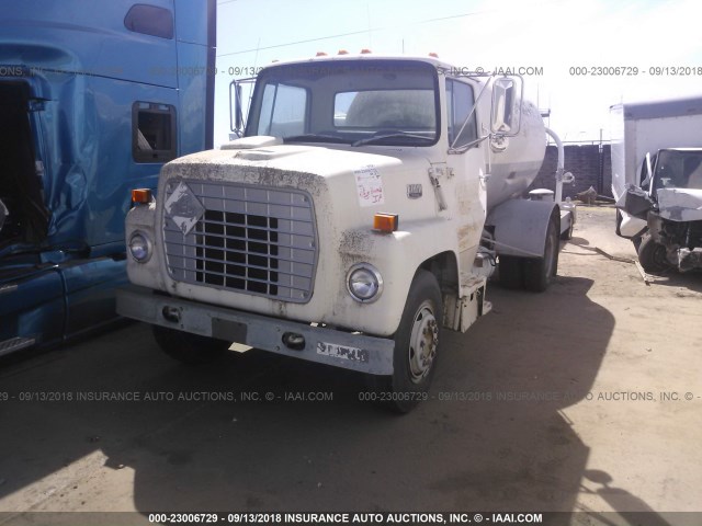 1FDNN7077DVA38603 - 1983 FORD LN700 LN700 WHITE photo 2