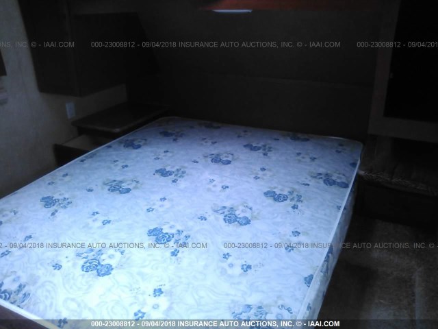 4X4FPUF27EP048898 - 2014 FOREST RIVER 295BHSS PUMA  Biały zdjęcie 5