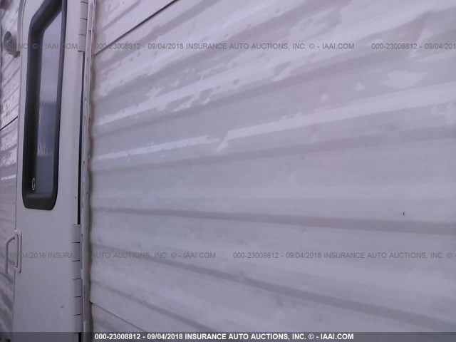 4X4FPUF27EP048898 - 2014 FOREST RIVER 295BHSS PUMA  Biały zdjęcie 6