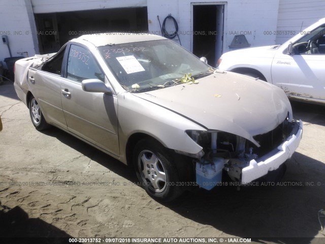 4T1BF32K82U524740 - 2002 TOYOTA CAMRY LE/XLE/SE GOLD photo 1