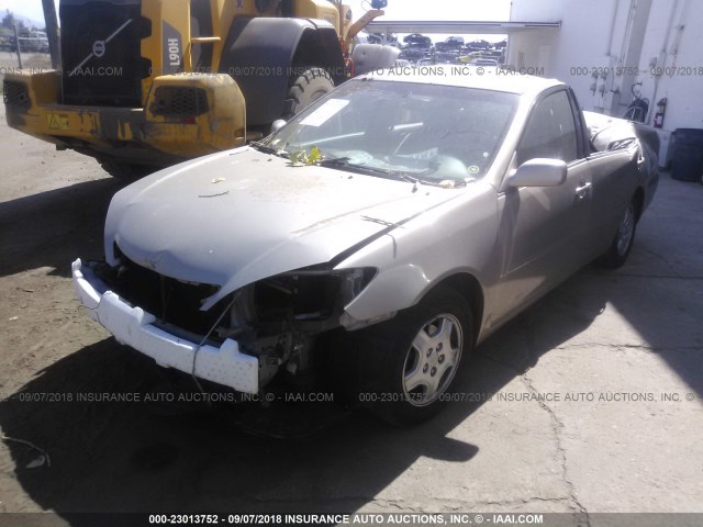 4T1BF32K82U524740 - 2002 TOYOTA CAMRY LE/XLE/SE GOLD photo 2