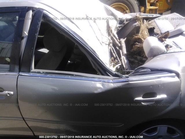 4T1BF32K82U524740 - 2002 TOYOTA CAMRY LE/XLE/SE GOLD photo 8