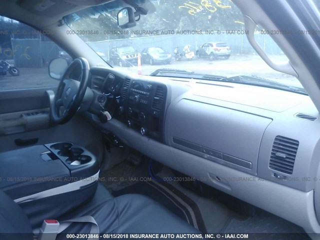 1GTEK19J17Z614885 - 2007 GMC NEW SIERRA K1500 GRAY photo 5