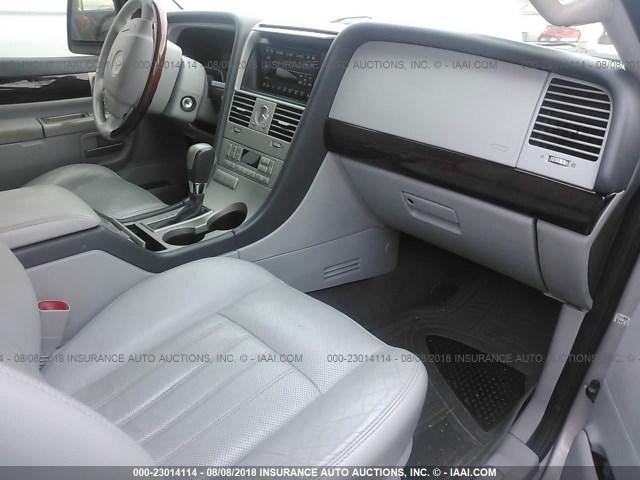 5LMEU88H94ZJ49844 - 2004 LINCOLN AVIATOR 银色 照片 5