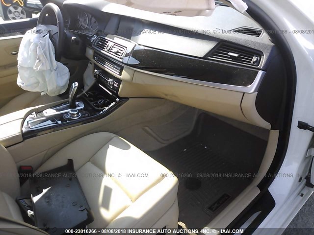 WBAXH5C52CDW10469 - 2012 BMW 528 XI WHITE photo 5