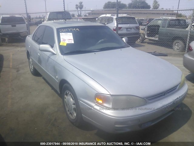 JT2GK13EXS0098651 - 1995 TOYOTA CAMRY XLE SILVER photo 1