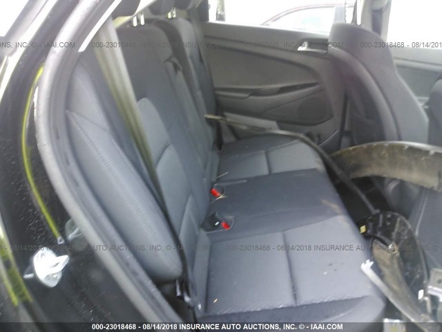 KM8J23A47HU556260 - 2017 HYUNDAI TUCSON SE BLACK photo 8