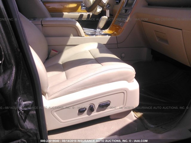 5LMFU28598LJ19100 - 2008 LINCOLN NAVIGATOR Қоңыр фото 5