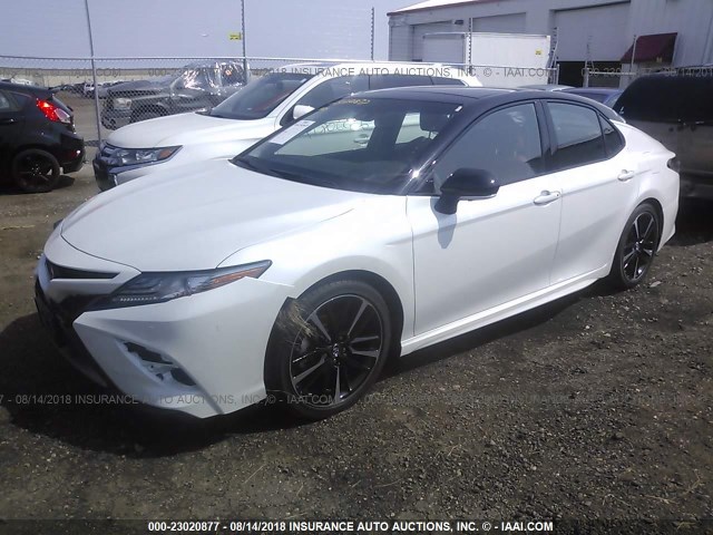 4T1BZ1HK1JU018698 - 2018 TOYOTA CAMRY XSE/XLE Ağ foto 2