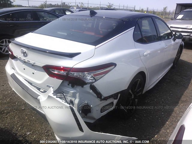 4T1BZ1HK1JU018698 - 2018 TOYOTA CAMRY XSE/XLE Ağ foto 4