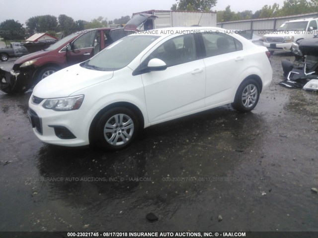 1G1JB5SH3H4142063 - 2017 CHEVROLET SONIC LS 白色 照片 2