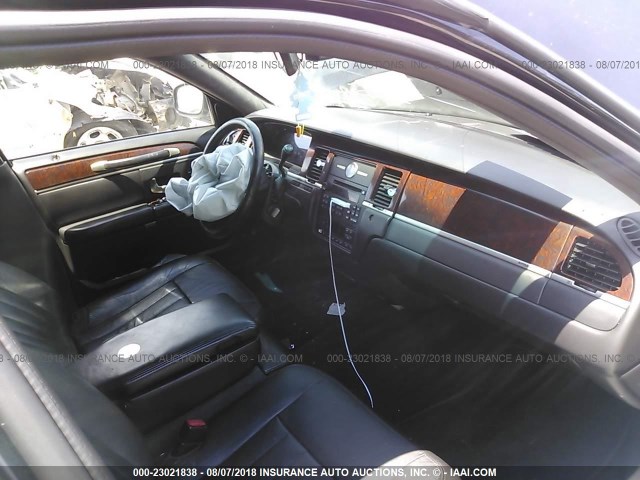 1LNHM84W77Y635499 - 2007 LINCOLN TOWN CAR EXECUTIVE L BLACK photo 5